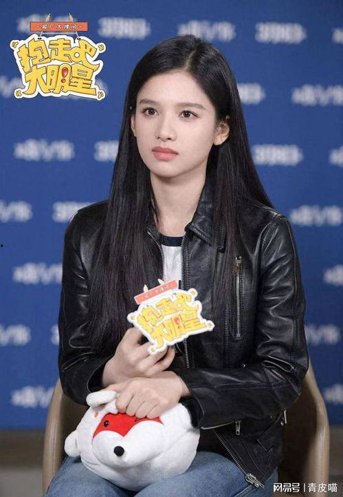 圈内爆料张婧仪恋情曝光,甜蜜恋情引粉丝热议 第2张 圈内爆料张婧仪恋情曝光,甜蜜恋情引粉丝热议 第2张