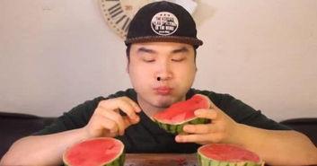 网红吃瓜红领巾,揭秘网络红人的幕后故事 第3张 网红吃瓜红领巾,揭秘网络红人的幕后故事 第3张